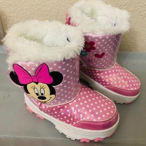 Minnie Mouse toddler snow boots size 9